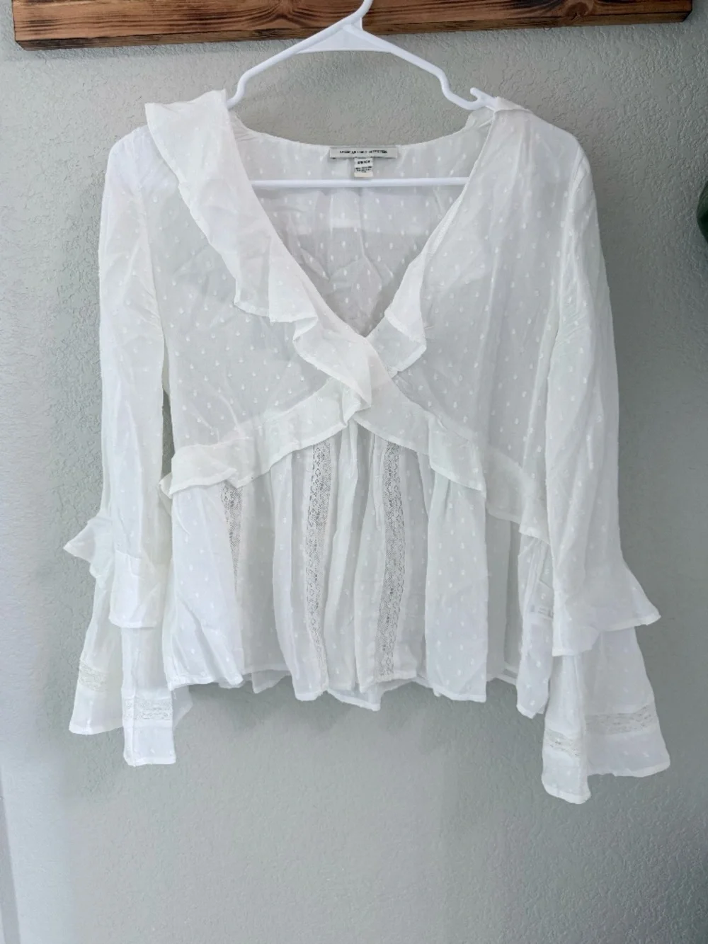 American Eagle White Blouse - Picture 1 of 3